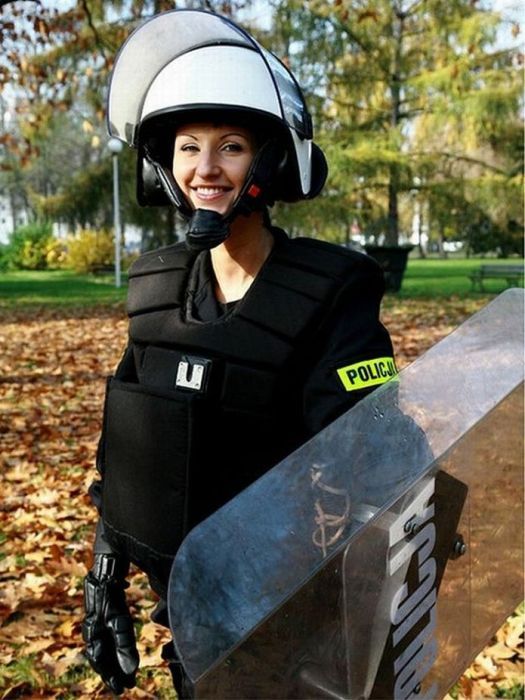 45fda_sexy-female-police-officers-all-around-the-world03.jpg Hosting at Sudaneseonline.com